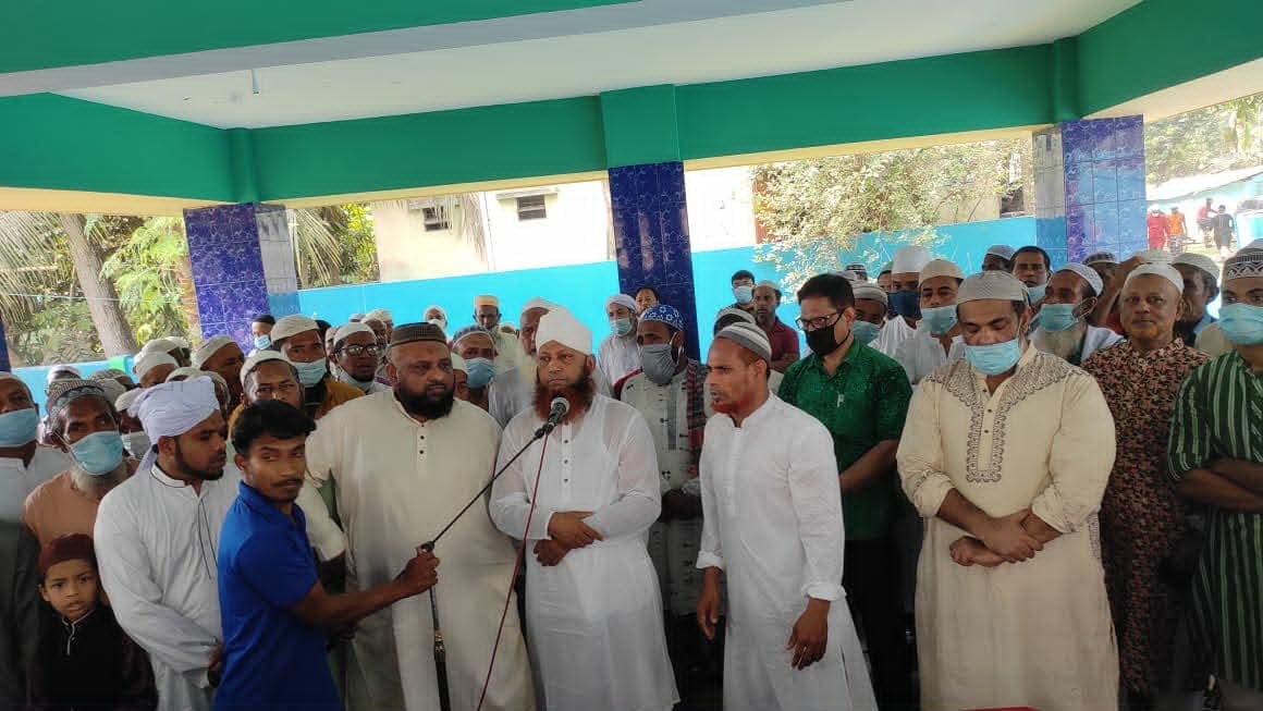 A gathering of devotees