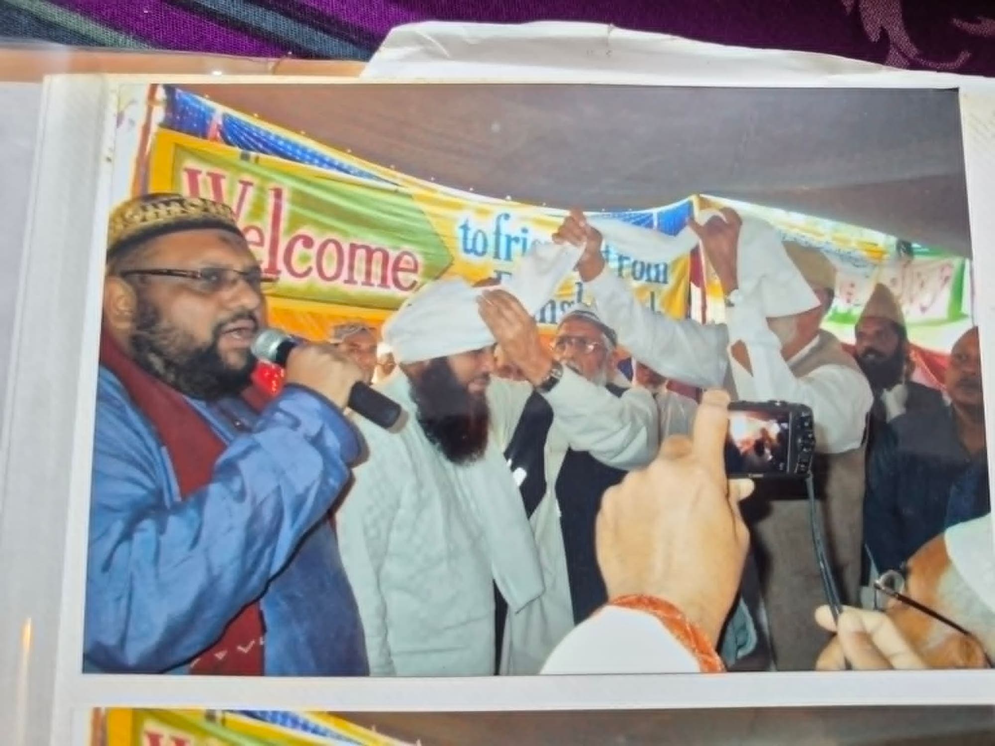 Addressing devotees